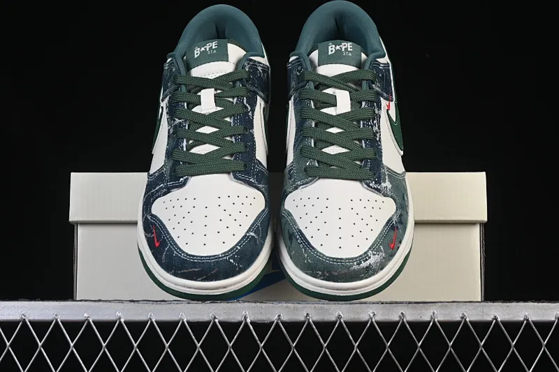 All categories Nk SB Dunk Series Nk SB Dunk Low High-end customized low-top sneakers Nike SB Dunk Low BAPE joint white army green Anniversary high-end customized low-top casual sneakers SC0601-465